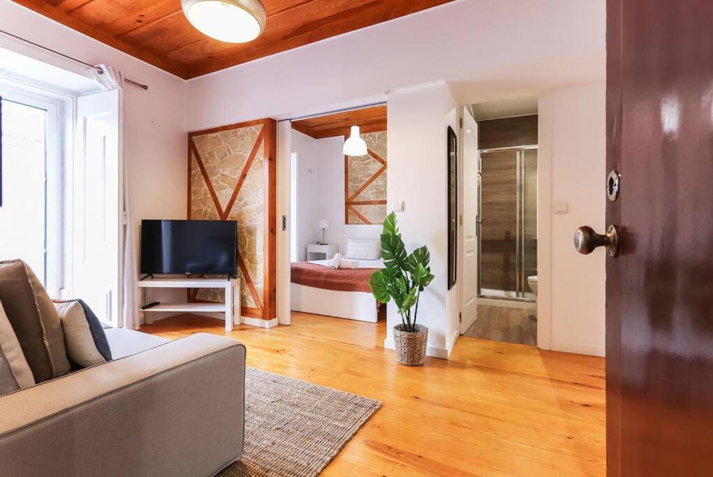 Vita Portucale ! Campo Ourique Design W/ Balcony Lisboa Dış mekan fotoğraf
