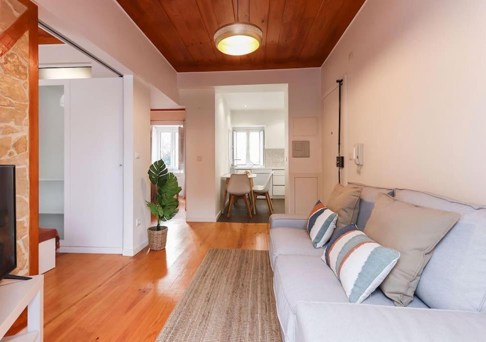 Vita Portucale ! Campo Ourique Design W/ Balcony Lisboa Dış mekan fotoğraf